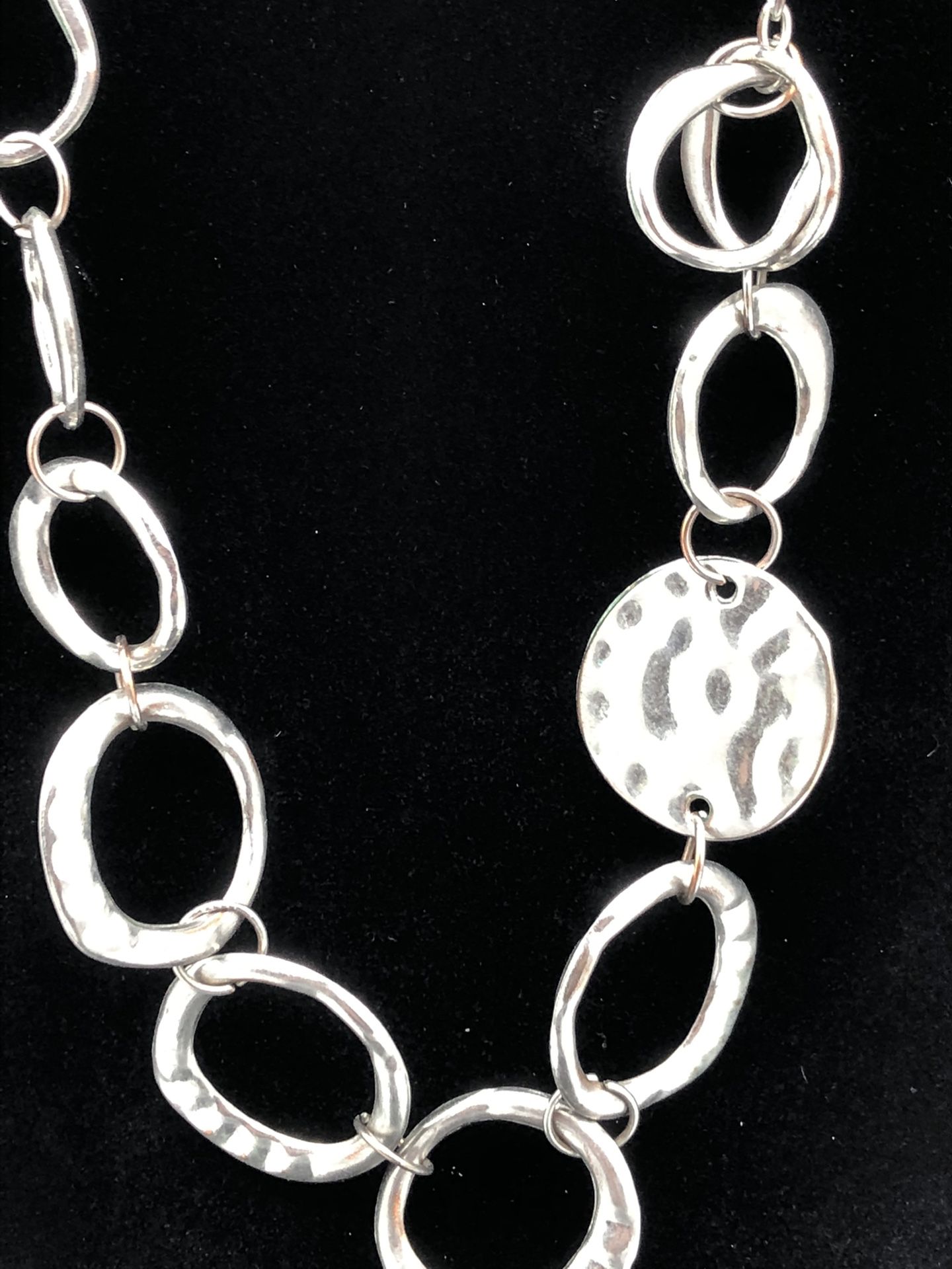 Silver tone Circle choker Necklace