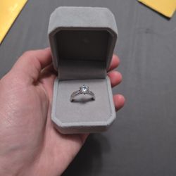 1 Carot Moissanite Ring