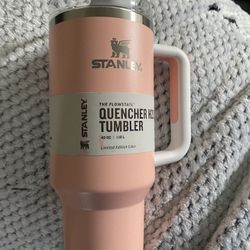 Stanley 40 Oz LIMITED EDITION pink Tumbler 