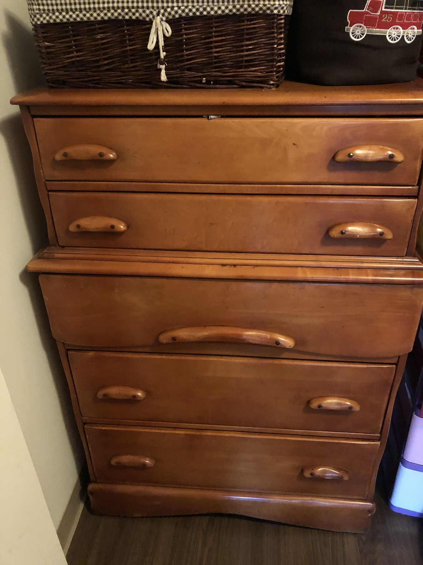 Dresser