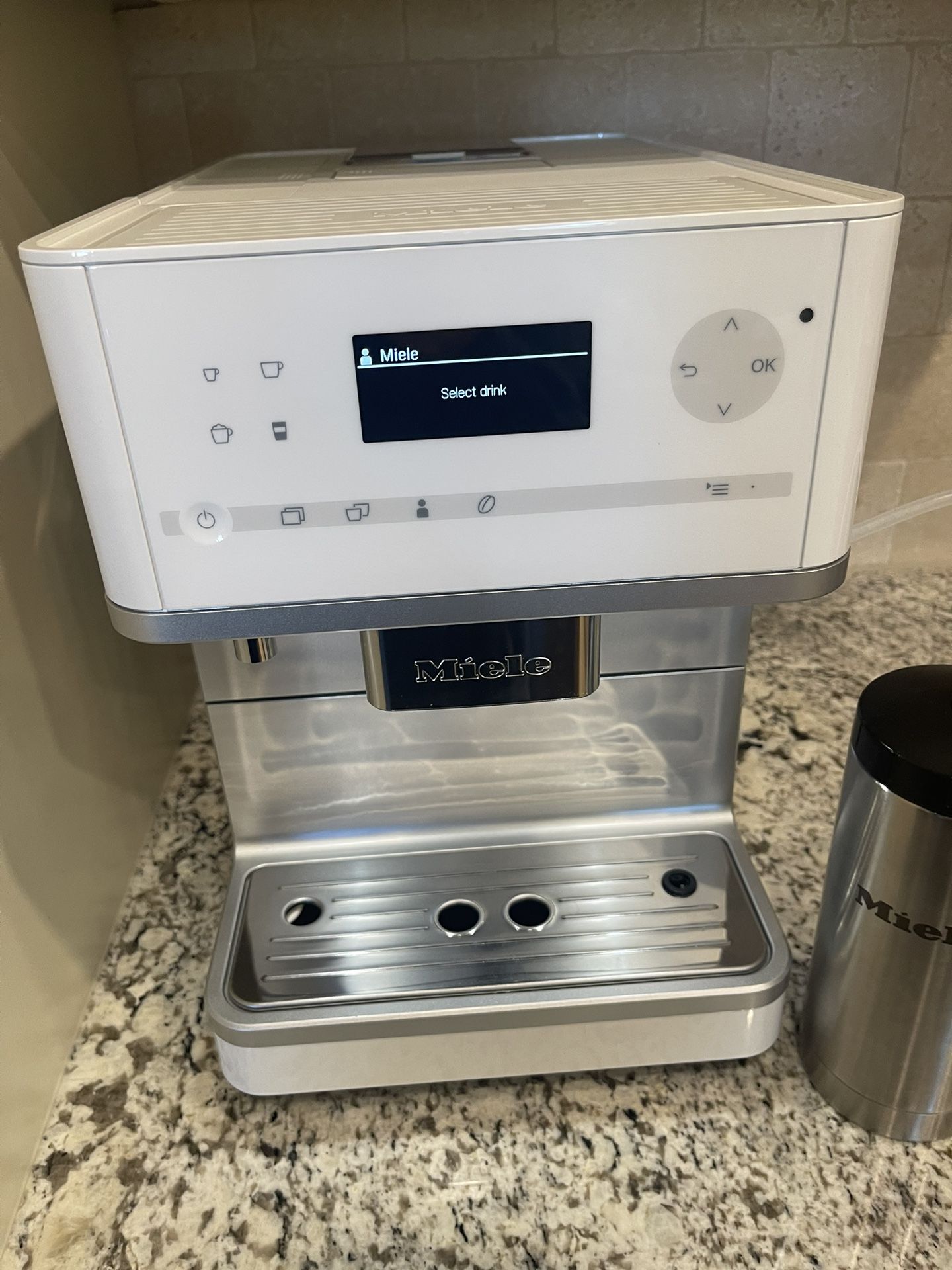 Miele CM6350 Fully Automatic Espresso Machine, White Item (contact
