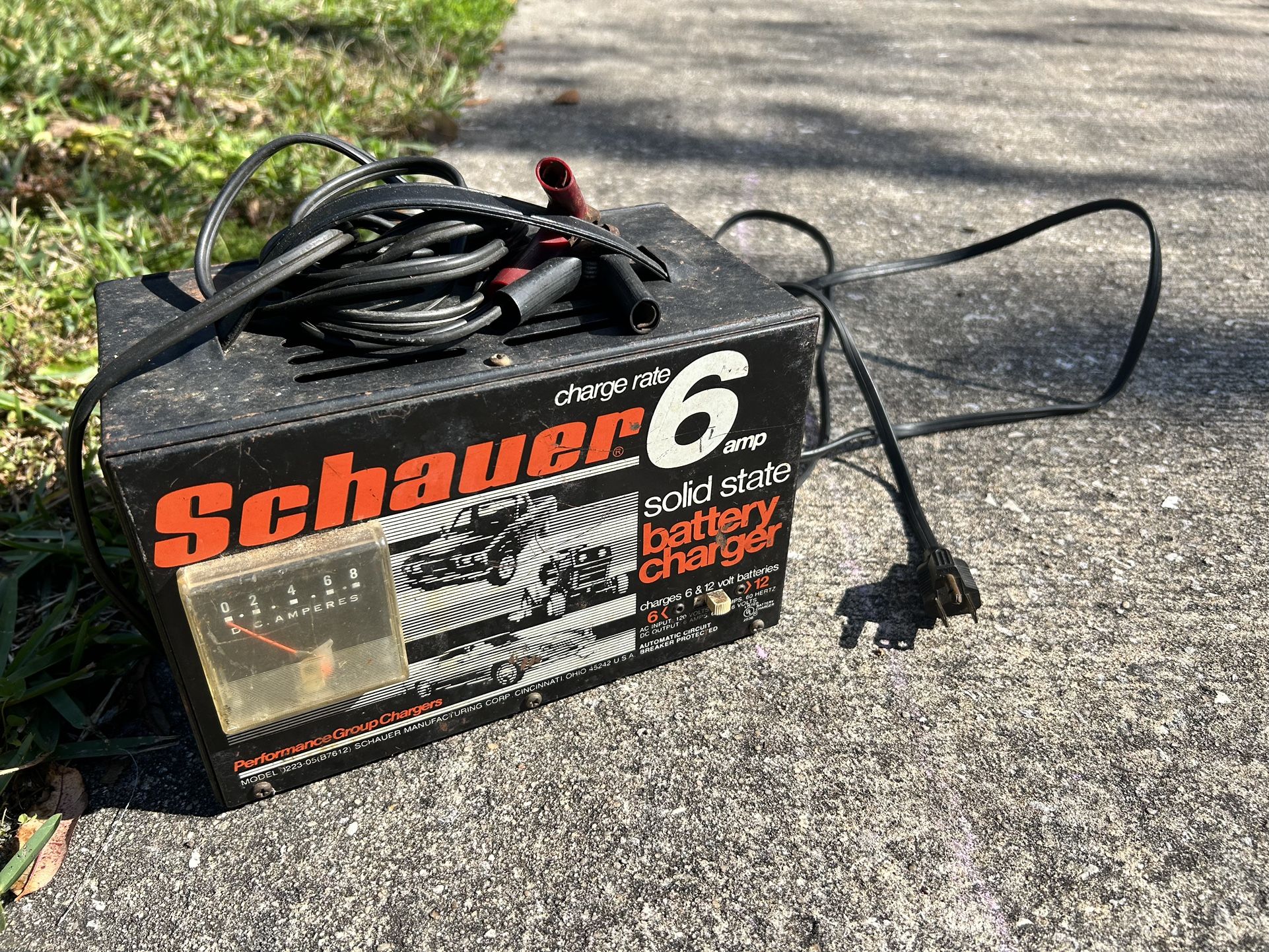 Schauer 6 Amp Solid State Battery Charger Model 0223-05 (B7612)