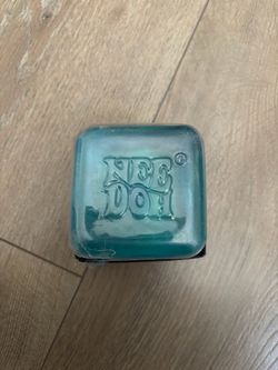 Needoh Nice Berg will come with a opened mini rms dumpling ( Destroyed box/Opened to inspect)