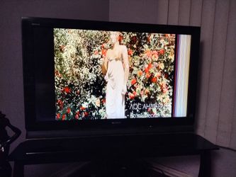FREE working Sony TV with nice TV spectrum cable boxes