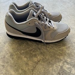 Brand New Nike MD Runner 2 Shoes Size 10.5