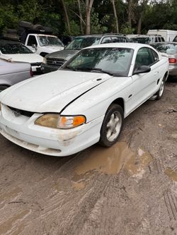 For Parts 1995 Ford Mustang Parting Out