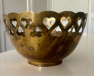 Vtg brass heart cutout bowl home decor