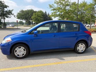 2010 Nissan Versa S Hatchback 4D