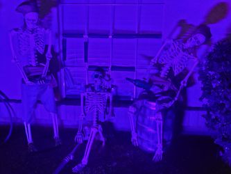 8k worth of halloween decorations props and animatronics read description