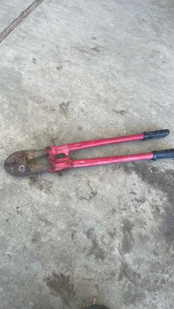 Bolt cutters