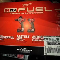 Milwaukee Drill Set 340$ Or Best Offer 