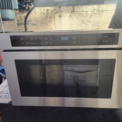 Microwave  ZEPHR.  LIKE NEW