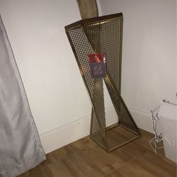 Kate and Laurel  Elita End Table