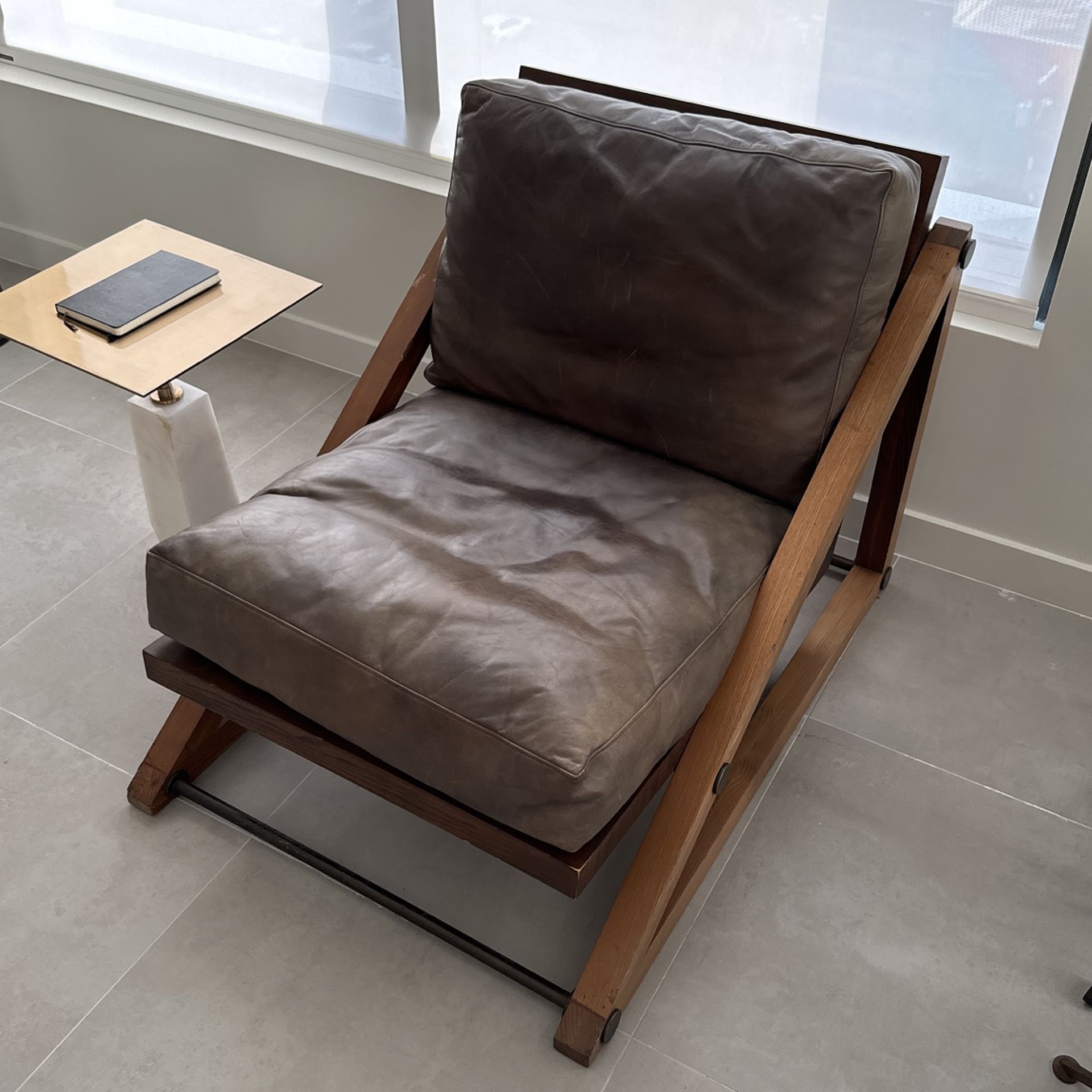 Natural leather and wood chair - HD buttercup California