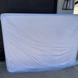 Like New! Queen Mattress + FREE Cover - Perfect for Guest Room/Spare! 