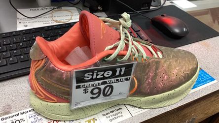 Nike shoe FN0708-800 size 11