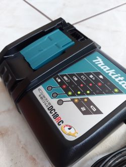 New Makita RAPID Charger 18V