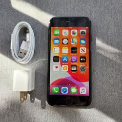 iPhone 7 - UNLOCKED - Like New  