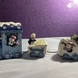Penguin Christmas train figurine set