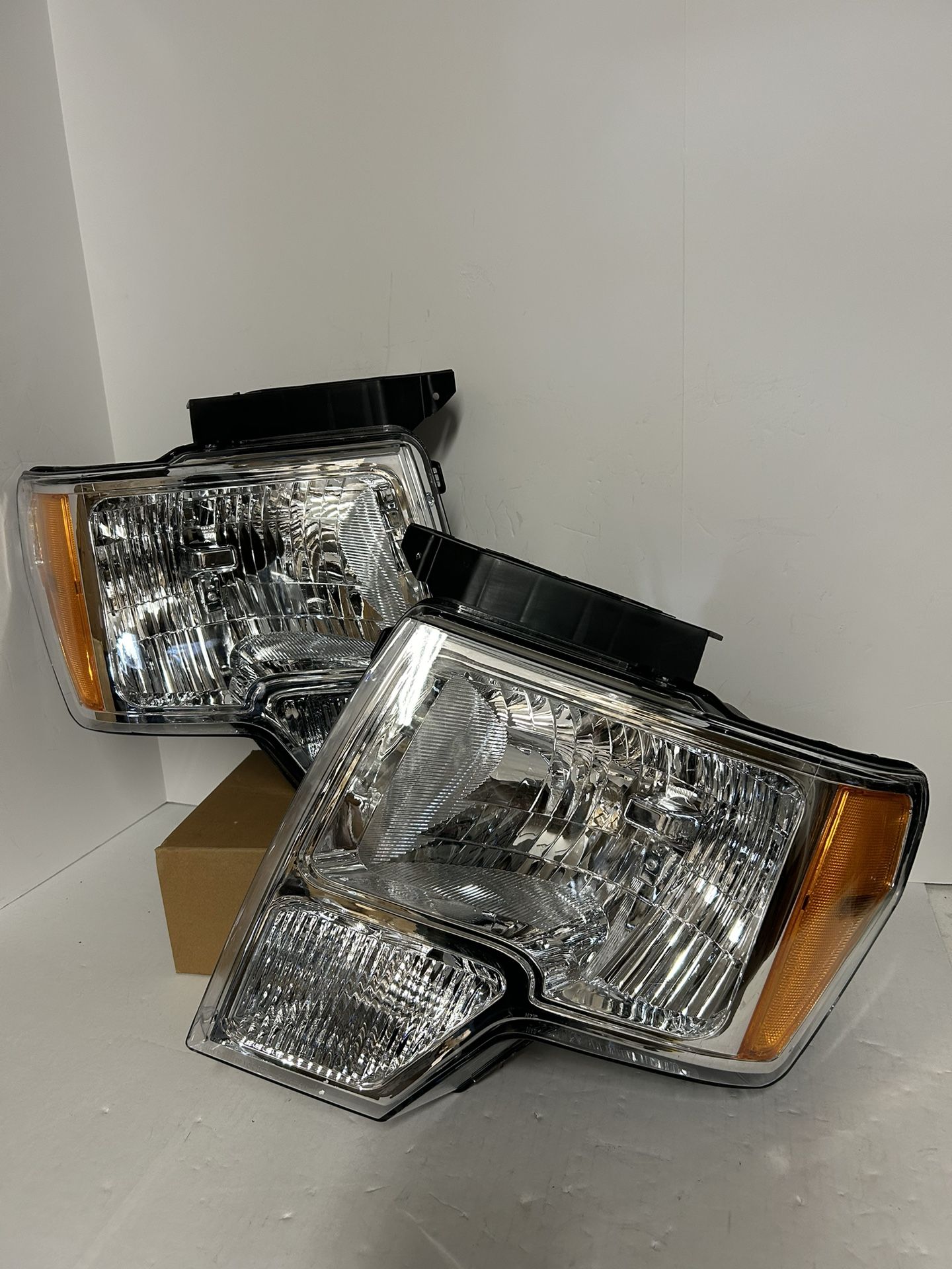 09 2014 Ford Headlights