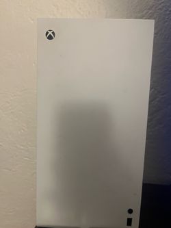 XBOX SERIES X with a monitor