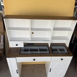 Vanity Desk White Modern with  4 Storage Drawers,usb charger, glass on top very elegant , BRAND NEW , Dimensions W 47" x H 53,5 , D 16”already assembl