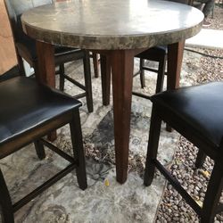Table Chairs 