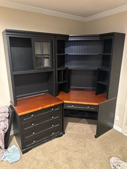 Corner desk