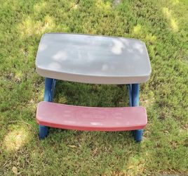 Toddler picnic table
