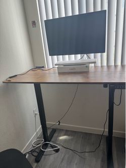 Standing desk, can deliver