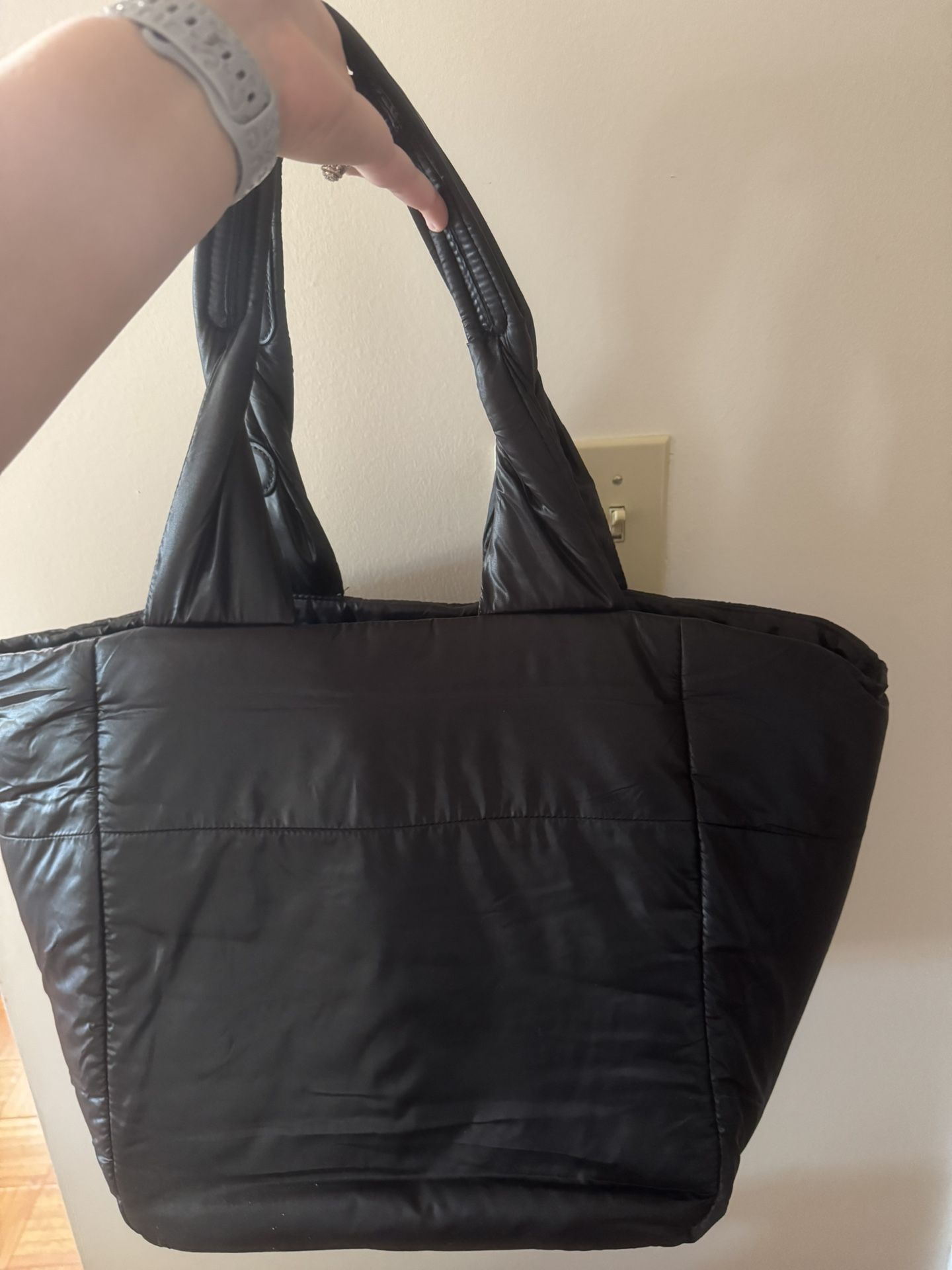 Womens Medium To Large Caraa Cumulus Black Tote Bag