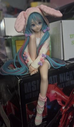 Hatsune Miku Bunny Figure