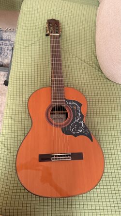 Cordoba Guitar C7 with Case