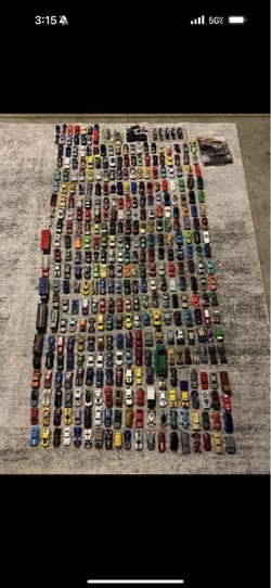 Hot Wheels & Matchbox Lot Of Over 400