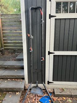 Gravity bike storage rack