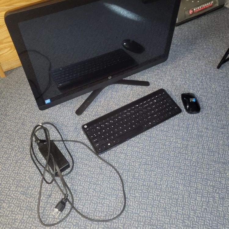 24" HP Desktop PC