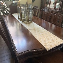 Dining Table with 8 Chairs