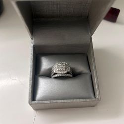 Ring. White Gold 10k  2 CTTW Diamonds