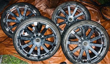20” chrome Strada wheels