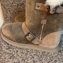 Women’s Shoes Size 7 Location Reedley Excellent