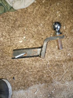 Truck hitch with 2" ball no nut