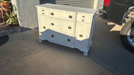 Vintage dresser