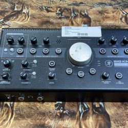 mackie big knob mixing board