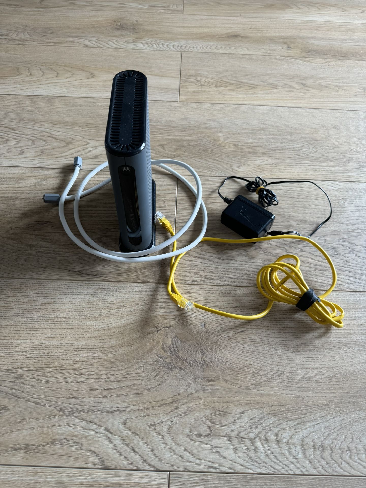 Motorola MB8611 DOCSIS 3.1 Modem with 2.5Gb Ethernet