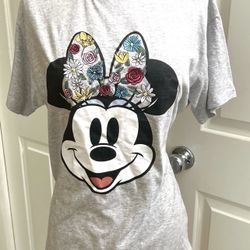 Disney Freeze Minnie Mouse Gray Floral Embroidery T-Shirt Women's Size Medium