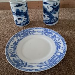 Japanese Tea or Sake Cups and Saucer