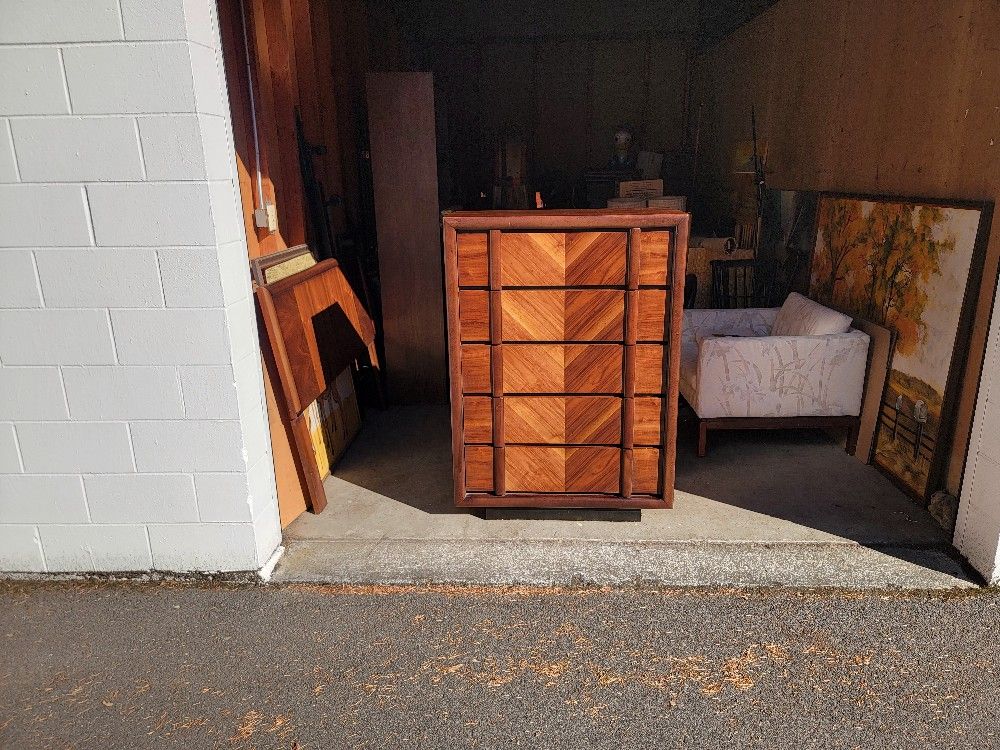 Mid Century Modern Dresser