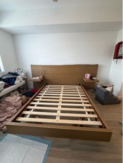 FREE !!! Modern Luxury Queen BedSet – Platform Bed, Floating Nightstands