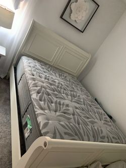 Queen mattress