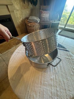 Pot and strainer